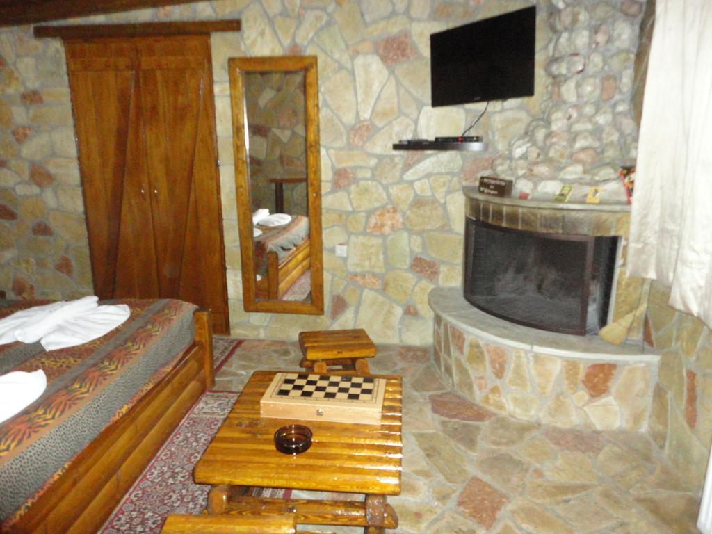 Faraggi Guesthouse Kalavryta Quarto foto